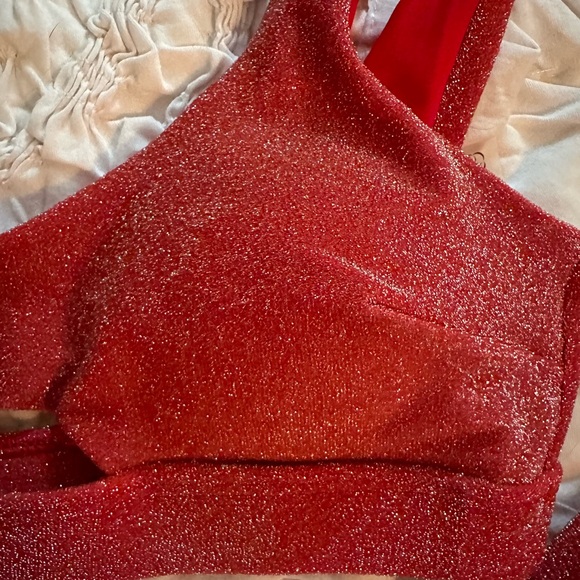 Gorgeous two piece bikini with sexy cut out top Red - Picture 14 of 16